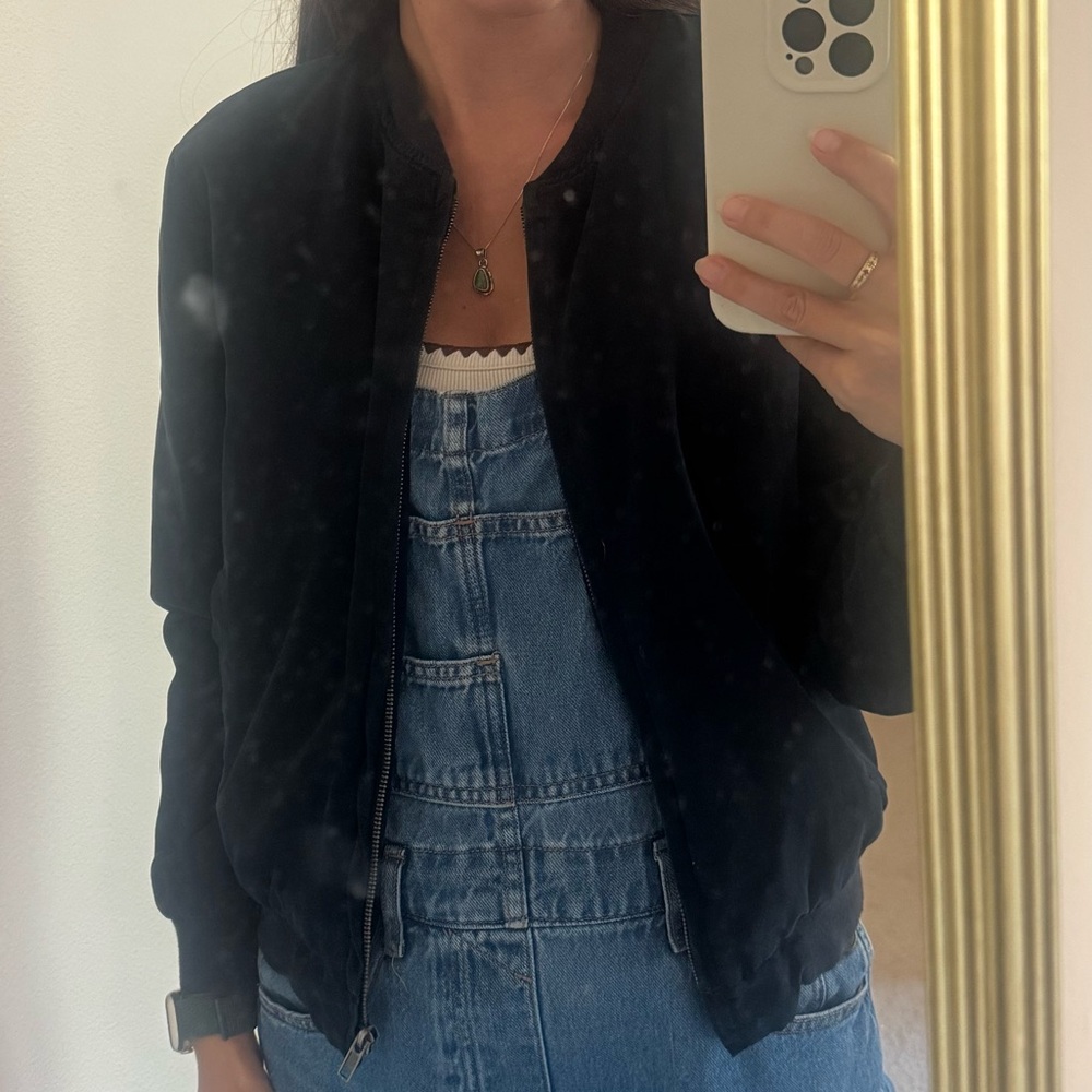 Brandy Melville Navy Bomber Jacket with Cream Sherpa Lining - Picture 5 of 5